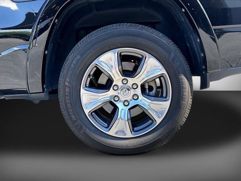 Used 2022 RAM 1500 Laramie AWD/4WD image 33