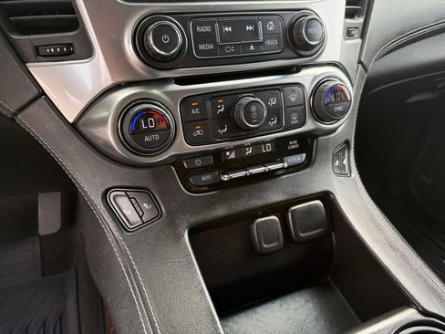 Used 2017 Chevrolet Suburban LT AWD/4WD image 20