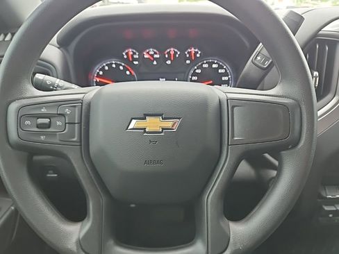 Used 2025 Chevrolet Silverado 2500 Custom w/ Custom Value Package image 19