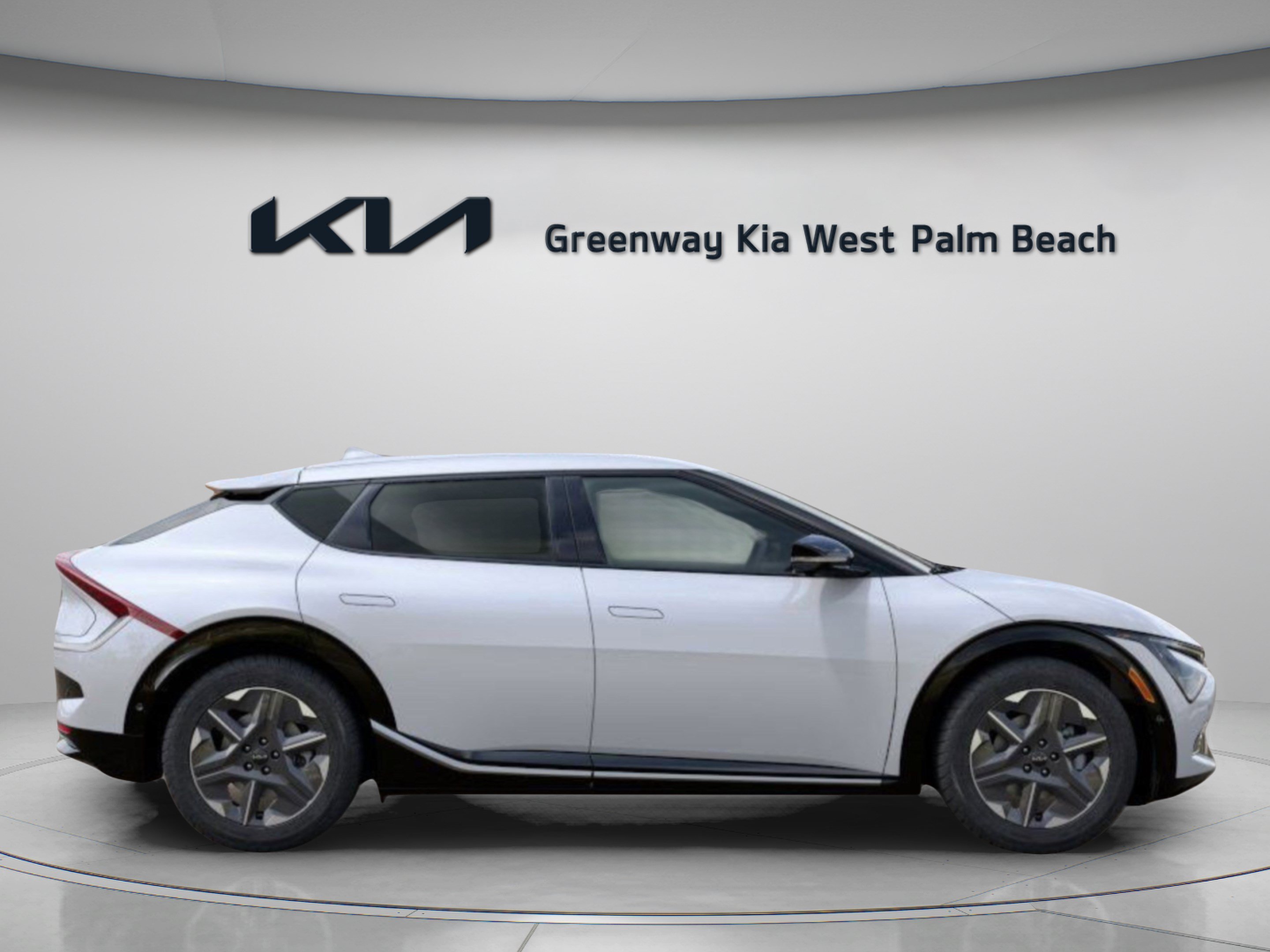 Used 2025 Kia EV6 Light w/ Light LR Technology Package RWD image 9