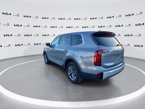 Used 2024 Kia Telluride LX FWD image 6