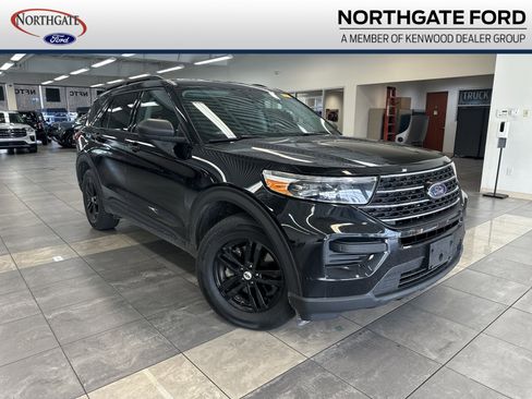 Used 2020 Ford Explorer XLT image 1