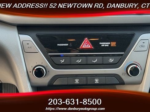 Used 2017 Hyundai Elantra SE FWD image 21