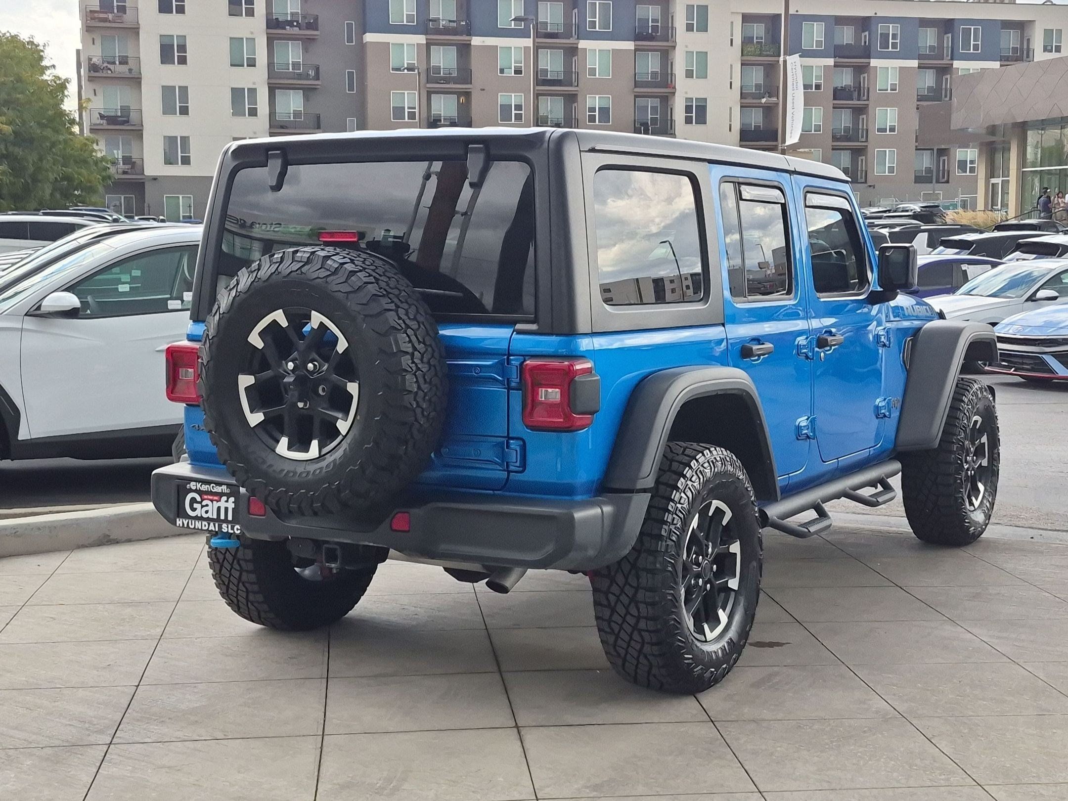 Used 2024 Jeep Wrangler Unlimited Rubicon 4xe w/ Convenience Group AWD/4WD image 3