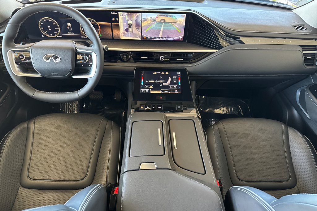 Certified 2025 INFINITI QX80 Luxe RWD image 12
