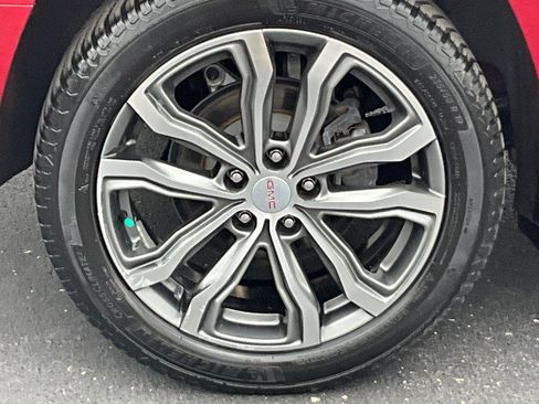 Used 2019 GMC Terrain Denali w/ Driver Alert Package II AWD/4WD image 9