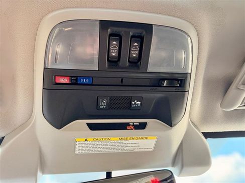 Used 2019 Subaru Crosstrek 2.0i Limited w/ Moonroof Package w/Navigation AWD/4WD image 23