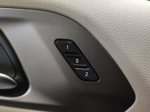 Used 2019 Chrysler Pacifica Limited image 18