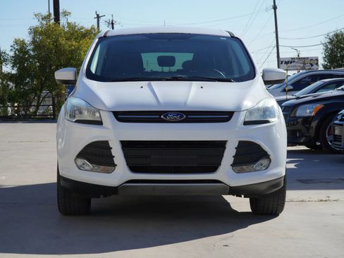 Used 2016 Ford Escape SE image 2