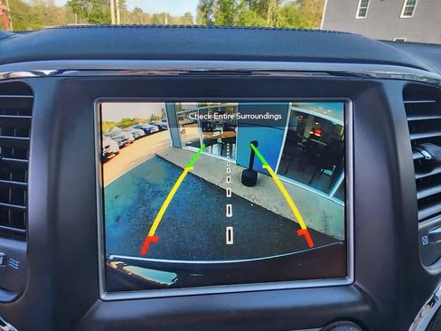 Used 2018 Jeep Grand Cherokee Limited AWD/4WD image 25