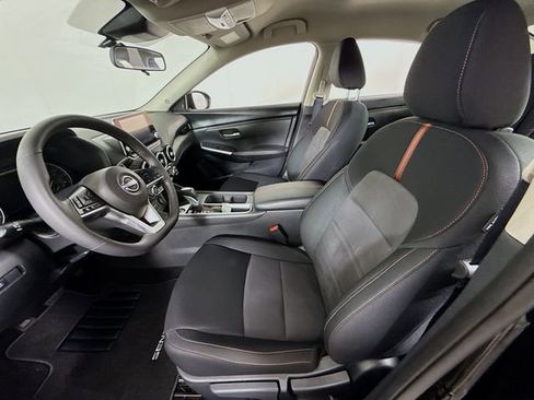 Certified 2025 Nissan Sentra SR w/ Midnight Edition image 6
