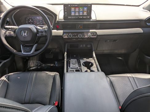 Used 2025 Honda Pilot Elite image 23