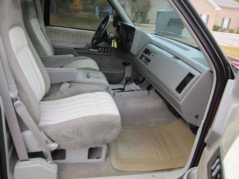 Used 1993 Chevrolet Silverado 1500 4x4 Regular Cab image 13
