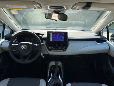 Used 2024 Toyota Corolla LE FWD image 16