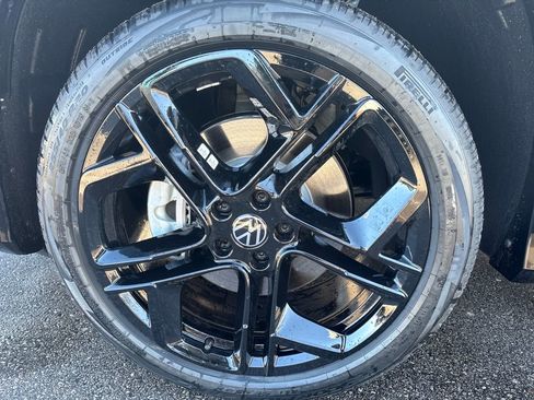 New 2026 Volkswagen Tiguan SE R-Line AWD/4WD image 9