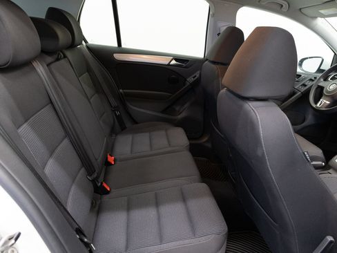 Used 2013 Volkswagen Golf 4-Door FWD image 20