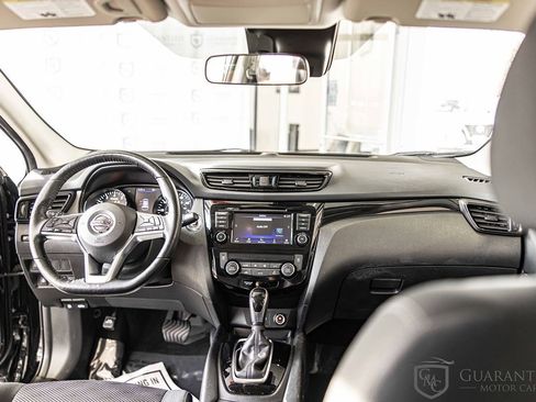 Used 2021 Nissan Rogue Sport SV image 36