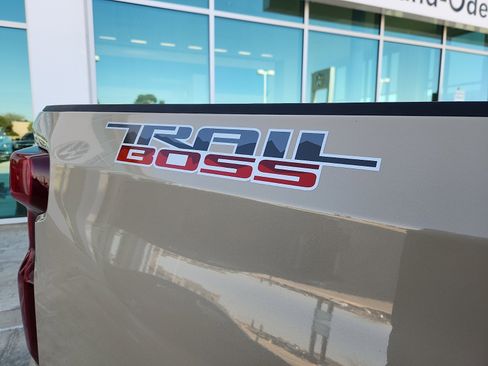 Used 2022 Chevrolet Silverado 1500 Custom Trail Boss image 10