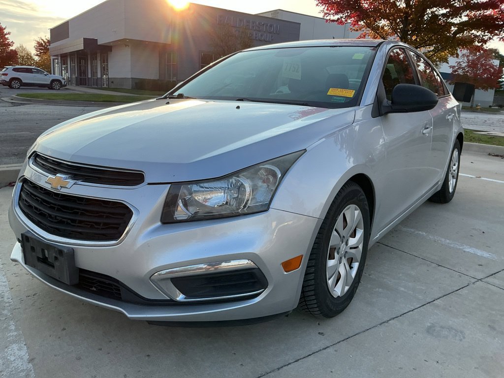 Used 2016 Chevrolet Cruze LS FWD image 3