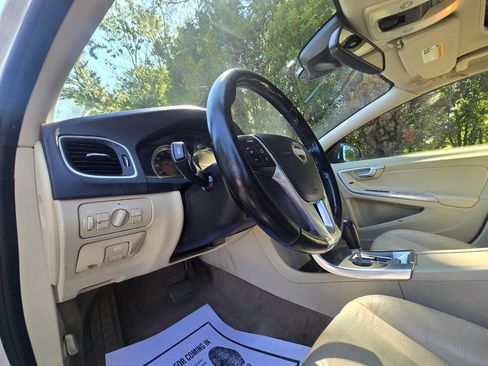 Used 2012 Volvo S60 T5 w/ Climate Pkg FWD image 19