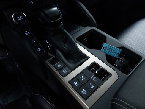 Used 2024 Toyota Land Cruiser image 17