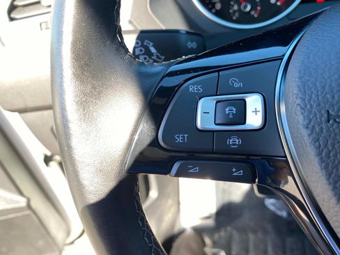 Used 2021 Volkswagen Tiguan SE R-Line w/ 3rd Row Seat Package image 18