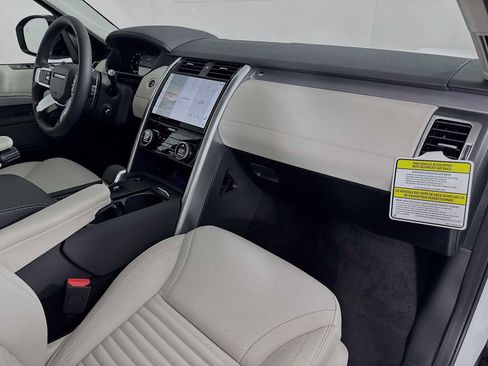 New 2025 Land Rover Discovery Dynamic SE AWD/4WD image 27