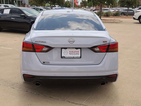 Certified 2024 Nissan Altima 2.5 SR w/ SR Premium Package FWD image 3