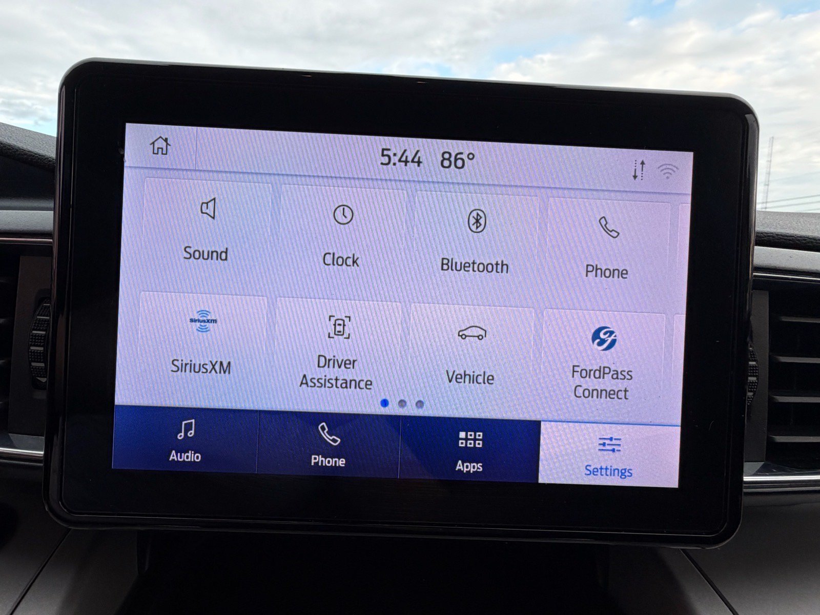 Used 2023 Ford Explorer XLT w/ Equipment Group 202A AWD/4WD image 33