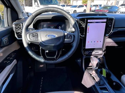 Used 2025 Ford Ranger Lariat w/ Chrome Accent Package image 6