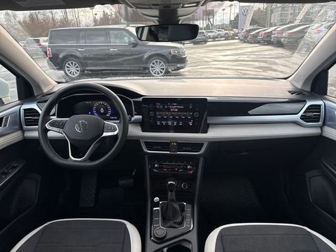 New 2026 Volkswagen Taos SE AWD/4WD image 12