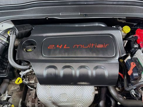 Used 2020 Jeep Renegade Altitude AWD/4WD image 30