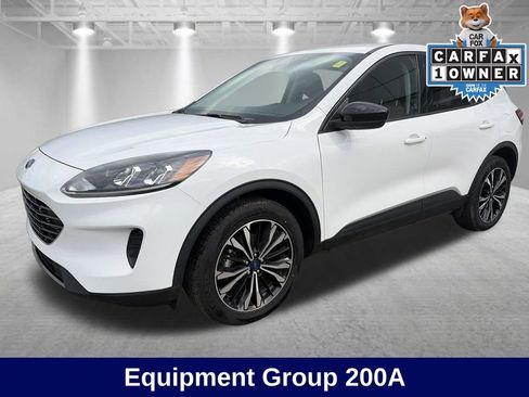 Used 2022 Ford Escape SE w/ SE Sport Appearance Package AWD/4WD image 2