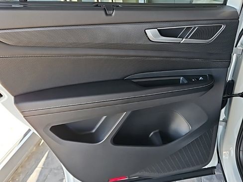 New 2026 Volkswagen Atlas Cross Sport SEL image 21