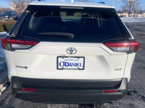 Used 2021 Toyota RAV4 XLE image 18
