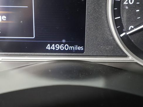 Used 2023 Nissan Versa SV image 32