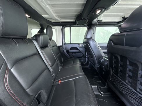 Used 2018 Jeep Wrangler Unlimited Rubicon image 32