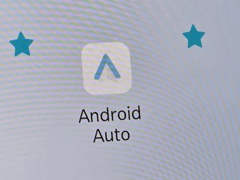 Used 2025 Chrysler Pacifica Premium image 8