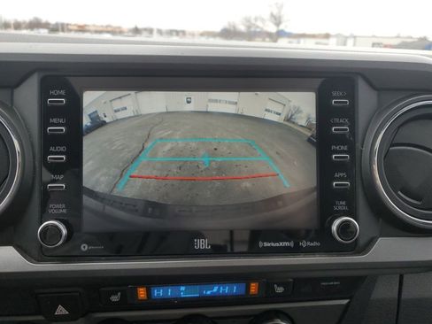 Used 2020 Toyota Tacoma TRD Sport image 17