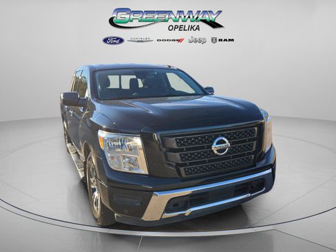 Used 2021 Nissan Titan SV w/ SV Convenience Package image 1