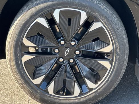 Used 2025 Chevrolet Blazer EV RS image 40