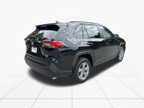 Used 2025 Toyota RAV4 XLE AWD/4WD image 8