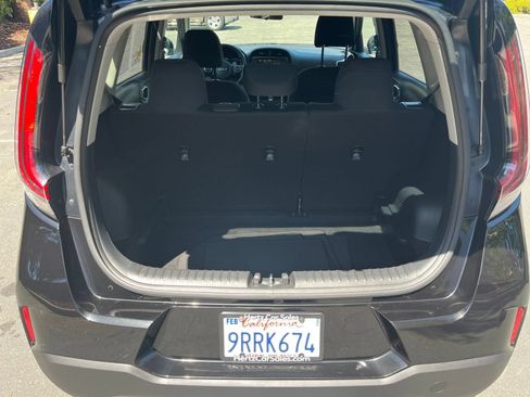 Used 2025 Kia Soul LX w/ LX Technology Package FWD image 24