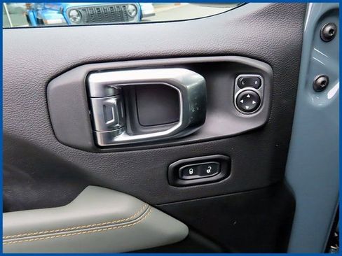 New 2026 Jeep Gladiator Mojave image 13