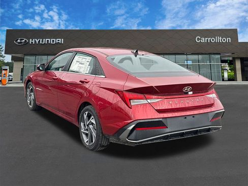 New 2025 Hyundai Elantra SEL image 8