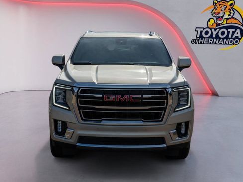 Used 2023 GMC Yukon XL SLT image 2