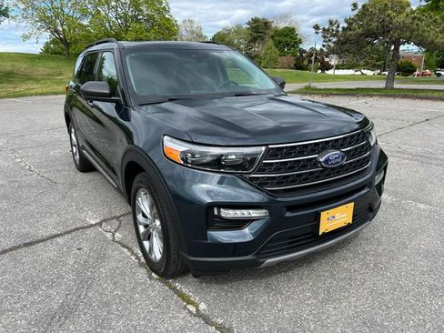 Used 2023 Ford Explorer XLT w/ Equipment Group 202A AWD/4WD image 2