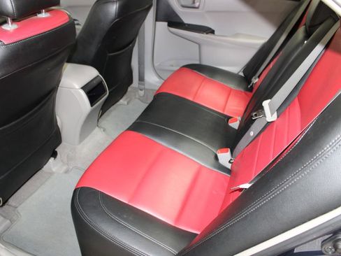 Used 2017 Toyota Camry LE image 17