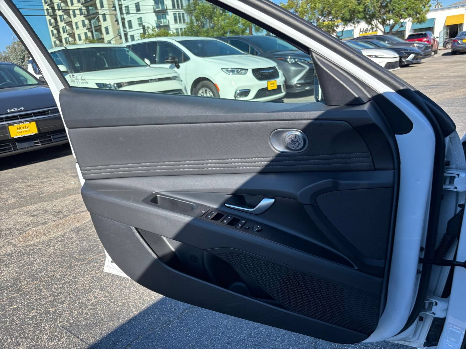 Used 2025 Hyundai Elantra SEL FWD image 18