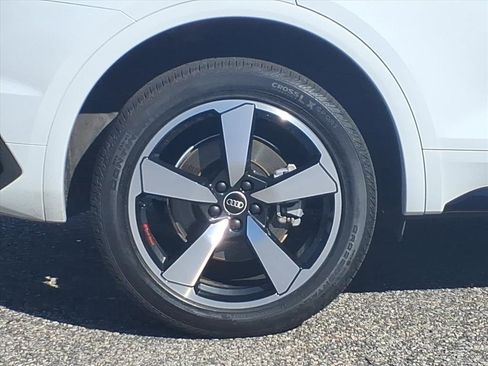 Used 2023 Audi Q5 2.0T Premium Plus w/ Premium Plus Package image 3